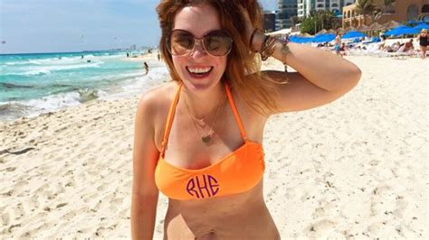 Hot Sexy Vassy Bikini Pics