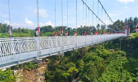 Jembatan Kaca The Glass Bridge Di Gianyar Bali Tour Murah Di Bali Liburan Murah Di Bali Bali