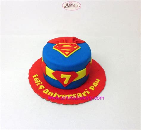 Tarta Fondant Superman Amelia Bakery