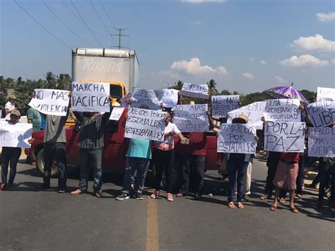 Ciudadanos de Petatlán bloquean carretera nacional Acapulco Zihuatanejo