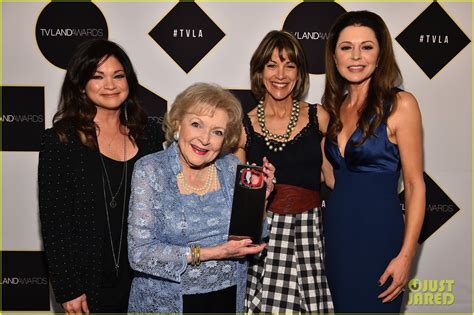 'The Wonder Years' Reunion at the TV Land Awards Was Amazing: Photo 3344880 | Betty White ...