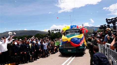 Colombia y Venezuela reabren su frontera común tras siete años de