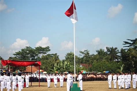 Materi TWK CPNS, Anggota Panitia Sembilan dan Tugasnya - Adjar