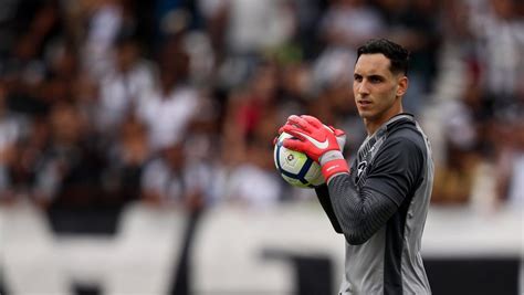 Gatito pede total atenção do Botafogo Pedro É muito técnico