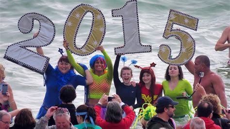 Hundreds Dip Thousands Watch At Flora Bama