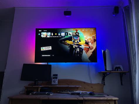 Hi Riders! Do anyone know what time the trial start’s? Or does it just