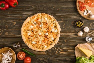 How Many Calories Are in a 10-Inch Domino's Cheese Pizza? | livestrong