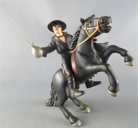 Zorro Figurine Pvc Papo Zorro And Tornado 2