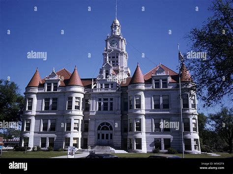 Dallas county iowa courthouse hi-res stock photography and images - Alamy