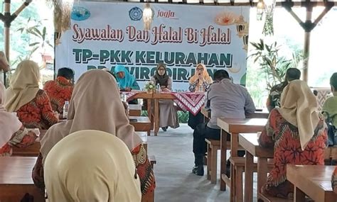 Paif Gondomanan Tausiyah Pada Syawalah Pkk Kelurahan Prawirodirjan