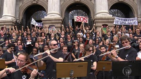 V Deo Artistas E Funcion Rios Do Theatro Municipal Fazem Protesto