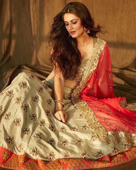 Hot Photos Of Shivaleeka Oberoi Wiki Bio Movies Photoshoots