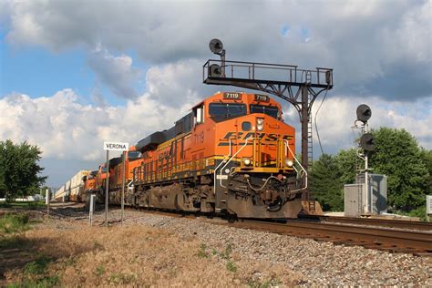 Four BNSF GE S Leading A Westbound Intermodal Through Vero Flickr