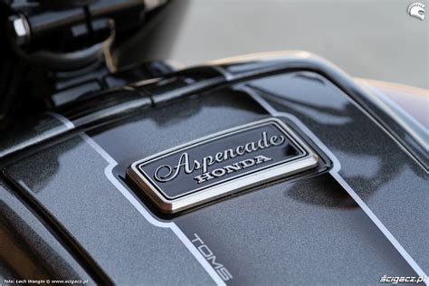 Zdjęcia 18 Aspencade Honda Gold Wing 1100 naked Honda Gold Wing 1100 w wersji naked