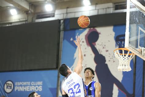 Pinheiros vence o Mogi em jogo apertado e quebra série negativa no NBB