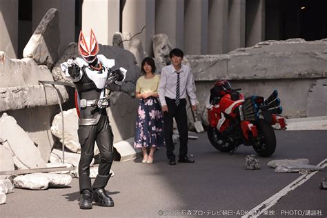 『仮面ライダーギーツ』第1話をテレマガ激撮！ はやくもゲームの脱落者が！ ｜講談社