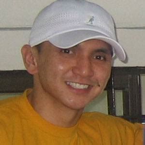 Jimmy Alapag - Age, Family, Bio | Famous Birthdays