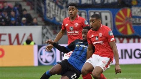 Mainz Verschafft Sich Gegen Paderborn Luft Im Abstiegskampf