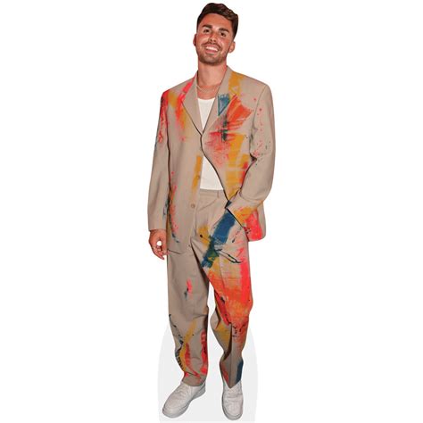 Joe Baggs Suit Pappaufsteller Celebrity Cutouts