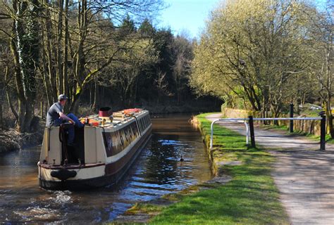 Travels On The U K Canal System With Narrowboat San Serriffe Its A