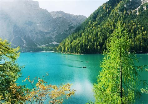 Ultimate Guide to Lago di Braies (Without the Crowds)