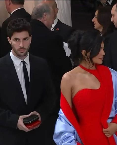 Eugenio Casnighi Modelo De La Met Gala Es Despedido Del Evento Por