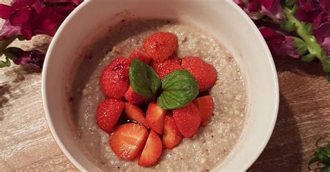 Hirse Buchweizen Porridge mit Erdbeeren Anna s Appetithäppchen