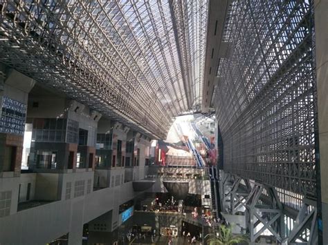 京都駅から「15分圏内」を楽しむ。コンパクトに巡る『癒しと感動』の京都旅行 キナリノ Louvre Building