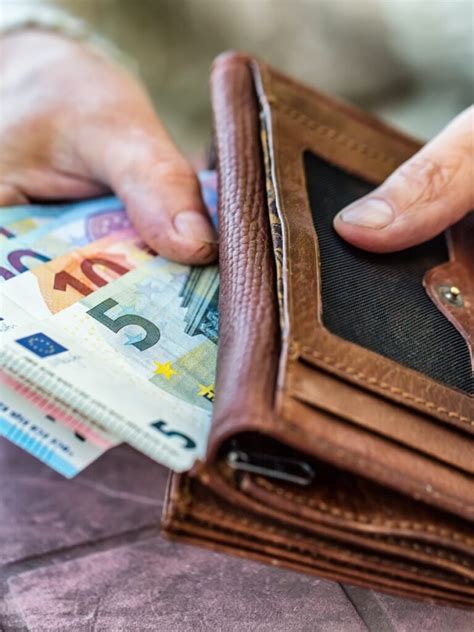 Stipendi Aumenti Fino A 1800 Euro In Busta Paga All Anno I Calcoli