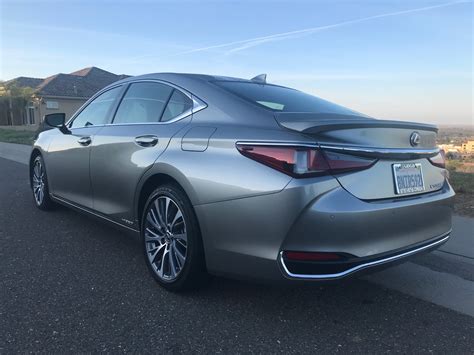 Smooth Operator The Lexus Es H