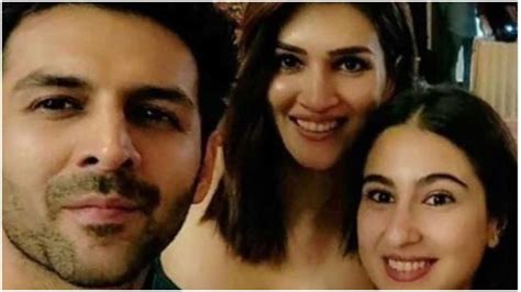 Kabab Me Kriti Kartik Aaryan S Selfie With Sara Ali Khan And Kriti