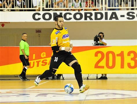 Goleiros De Futsal 11 DICAS PARA SER UM BOM GOLEIRO