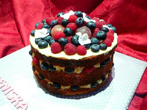 Bezlepkový nahatý dort Naked cake fotografie 1 TopRecepty cz