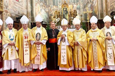 Monseñor Ismael Rueda Sierra arzobispo de Bucaramanga acompaña al