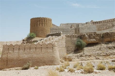 Explore the Beauty of Pakistan..: Ranikot Fort...