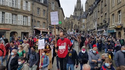 En Images Entre Et Personnes Rassembl Es Guingamp Pour