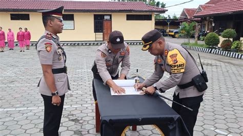 Kapolres Kepulauan Yapen Pimpin Upacara Serah Terima Jabatan Kasat