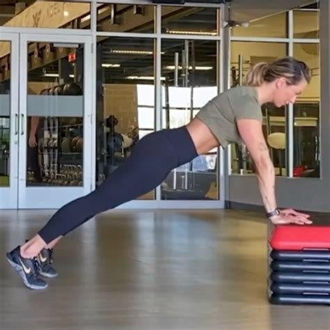 Narrow Stance Pushups On Bench By Fifi Jones Exercise How To Skimble