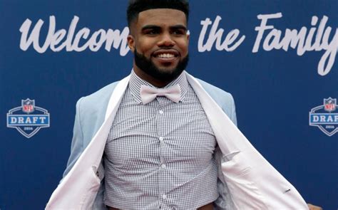 ‪ezekiel Elliott‪ ‬rocks Del Toro Loafers And Crop Top For Nfl Draft