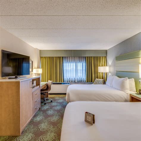 Crowne Plaza Lansing West | Business Hotels in Lansing, MI