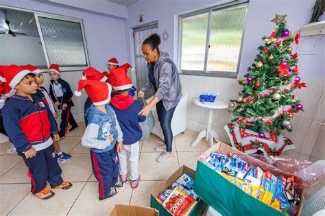 Visita De Alunos Do Cmei V Rzea Leva Alegria E Acolhimento Aos Idosos