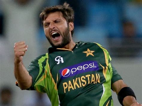 Shahid Afridi Ki Beti Shahid Afridi Reveals That His Daughter Waved Indian Flag During India Vs