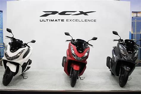 Honda Pcx Terbaru Tipe Abs Dan Cbs Punya Perbedaan Signifikan