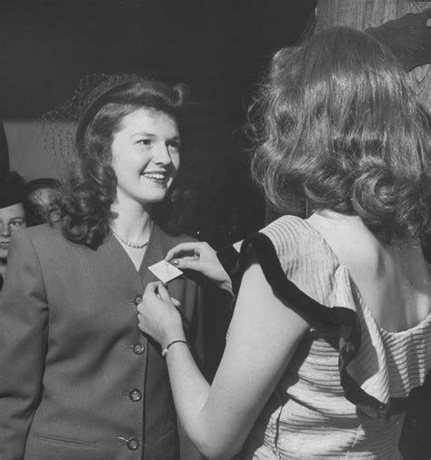 48 little social etiquette rules everyone should follow – Artofit