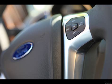 2013 Ford B-MAX - Interior Detail | Caricos