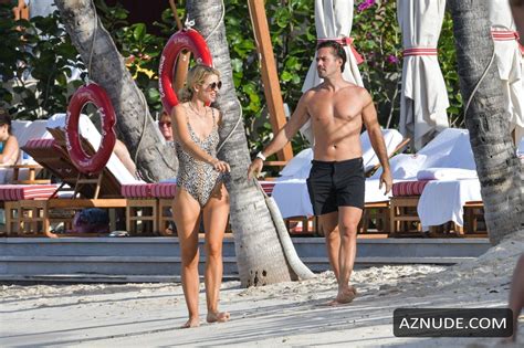 VOGUE WILLIAMS Nude AZNude