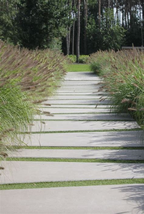 Love The Triangular Concrete Pavers Tuin Tuin Ideeën Tuin Bestrating