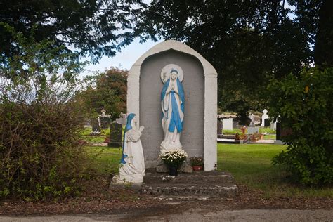 Filecaltra Our Lady Of Lourdes Church Grotto 2010 09 15