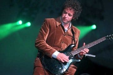 Adelanto de la biografía de Cerati por qué se rompió Soda Stereo