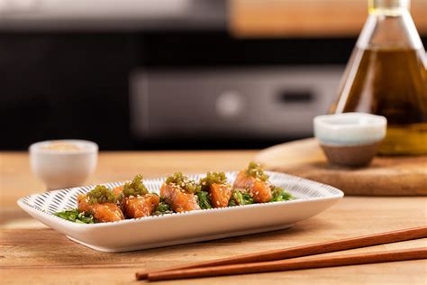 Sashimi De Salm N Con Esferas De Alga Codium Y Ensalada De Wakame